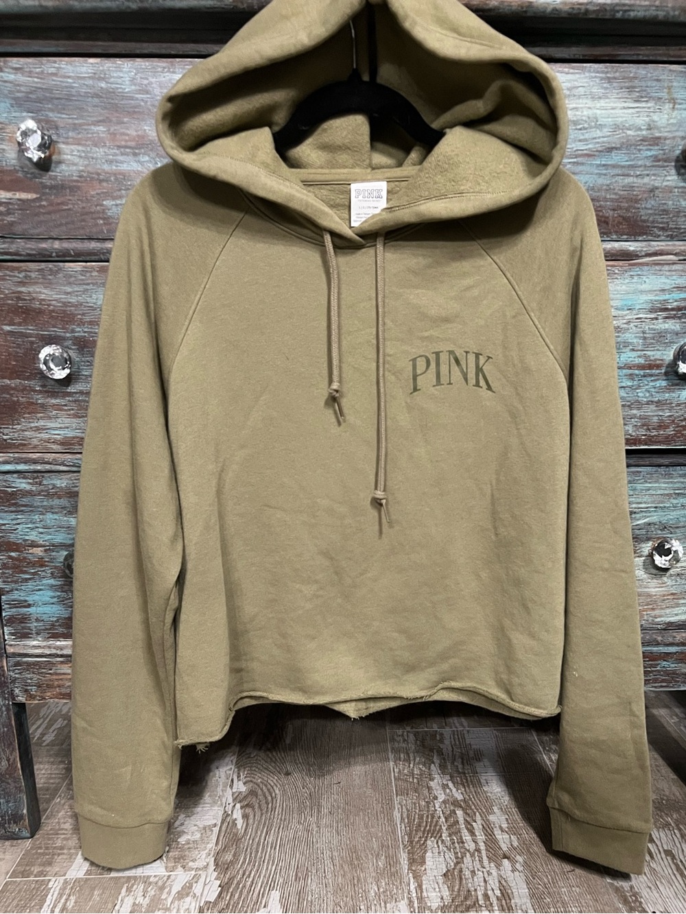 EUC!💗PINK Victoria’s Secret Cropped Logo Hoodie - Olive Fleece Raw Hem Sz-L!